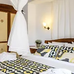 Pelican Bay 4*