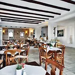 Ξενοδοχείο Pelican Bay 4*