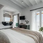 Pelican Bay Hotel
