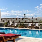 Pelican Bay Otel
