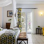 Pelican Bay Otel