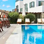 Pelican Bay Otel 4*