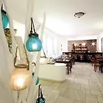Pelican Bay Hotel