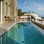Pelican Bay Hotel