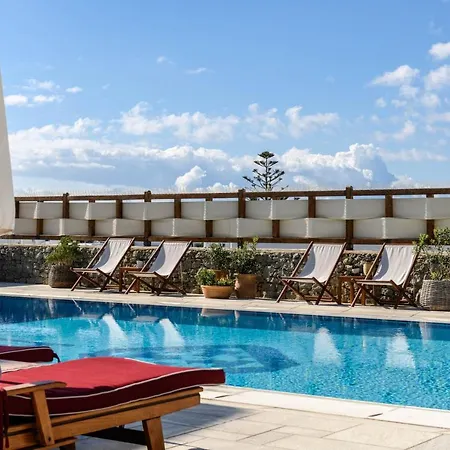 Pelican Bay Отель
