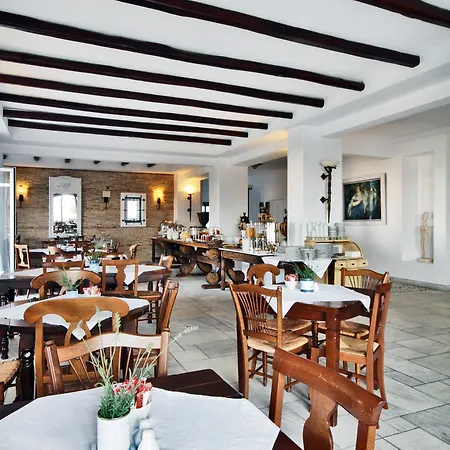 Отель Pelican Bay 4*