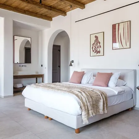 Pelican Bay Отель 4*