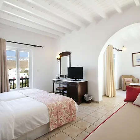 Pelican Bay Отель 4*