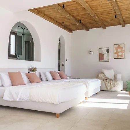 Pelican Bay Отель